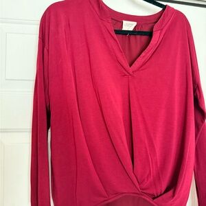 Women's Twist-Hem Long Sleeve Top - Red